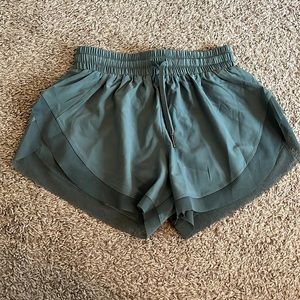 Halara Shorts- new with tag!